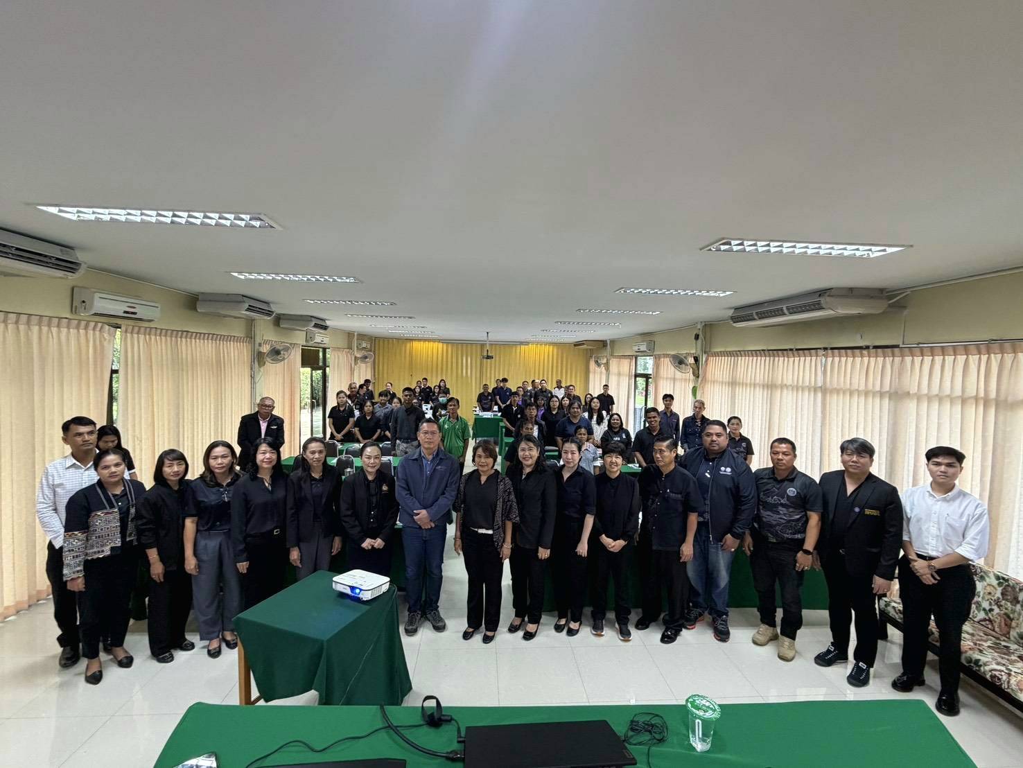 title - ปฏิรูปที่ดินจังหวัดเพชรบุรี มอบหมายให้ นายปรเดช พุธจันทร์ นักวิชาการปฏิรูปที่ดินชำนาญการ ร่วมประชุมรับฟังความคิดเห็น (ร่าง) แผนพัฒนาการเกษตรและสหกรณ์จังหวัดเพชรบุรี พ.ศ. 2571-2575